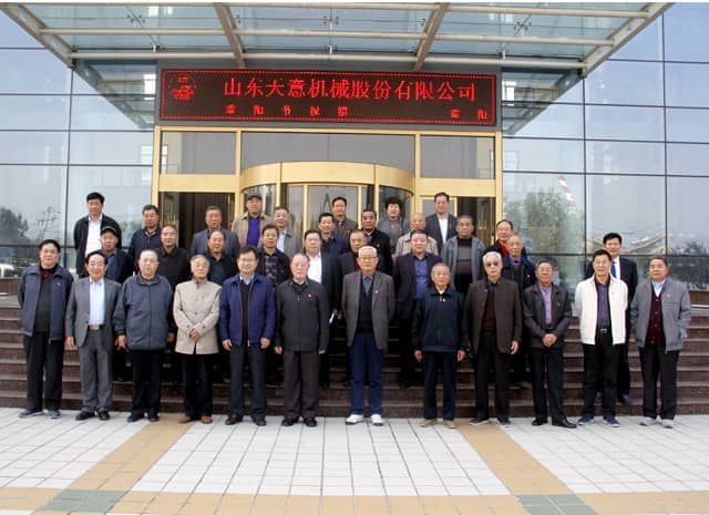 兗州區(qū)人大、政協(xié)領(lǐng)導(dǎo)蒞臨天意機(jī)械參觀考察